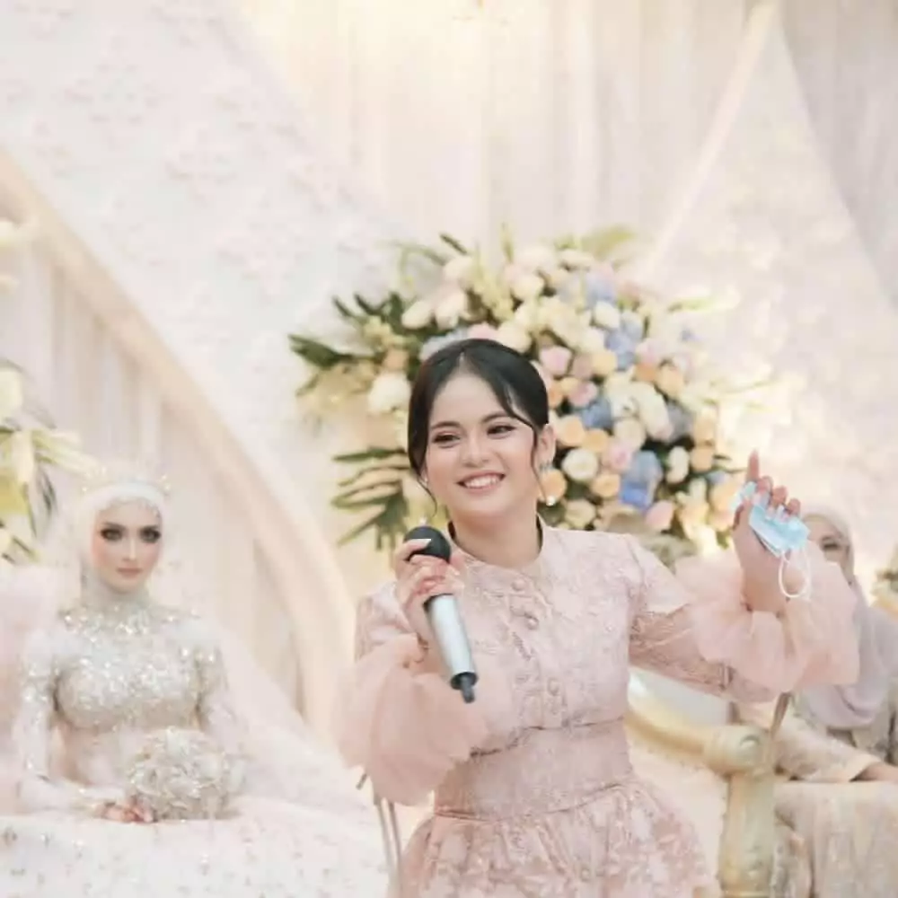 Rambut pedangdut disanggul saat kondangan Instagram