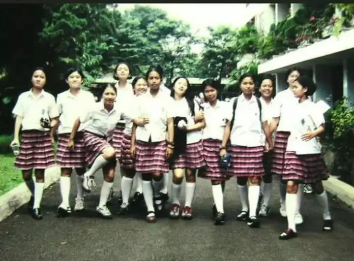 potret lawas dian sastrowardoyo bareng geng sma © instagram potret lawas dian sastrowardoyo bareng geng sma © instagram