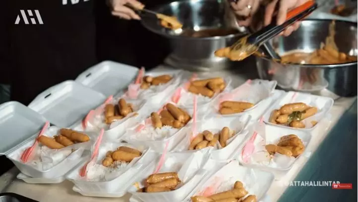 atta halilintar dan aurel masak sosis  © YouTube atta halilintar dan aurel masak sosis  © YouTube