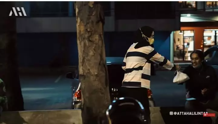 atta halilintar dan aurel masak sosis  © YouTube atta halilintar dan aurel masak sosis  © YouTube