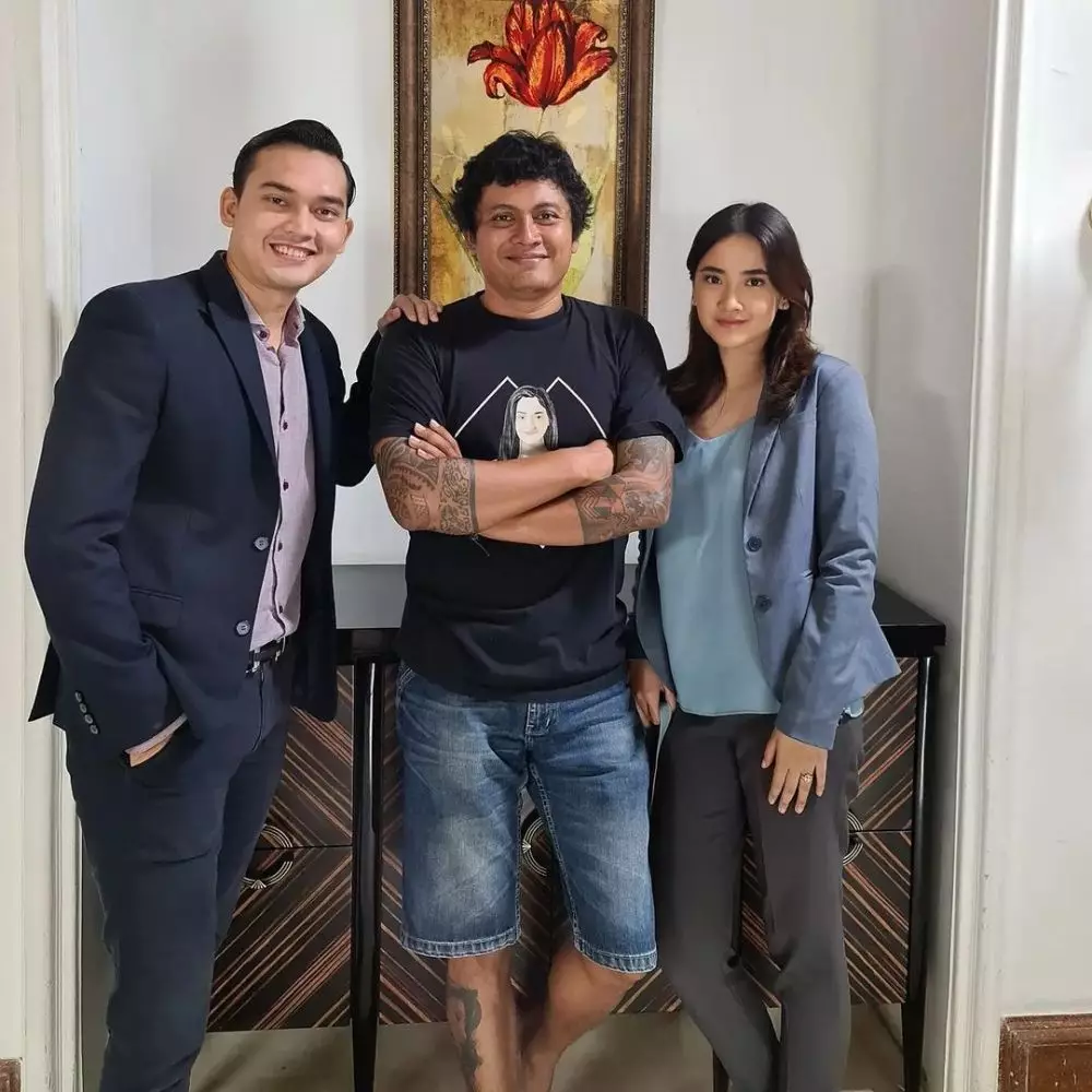 momen Rendy-Katrin di balik layar Ikatan Cinta © berbagai sumber momen Rendy-Katrin di balik layar Ikatan Cinta © berbagai sumber