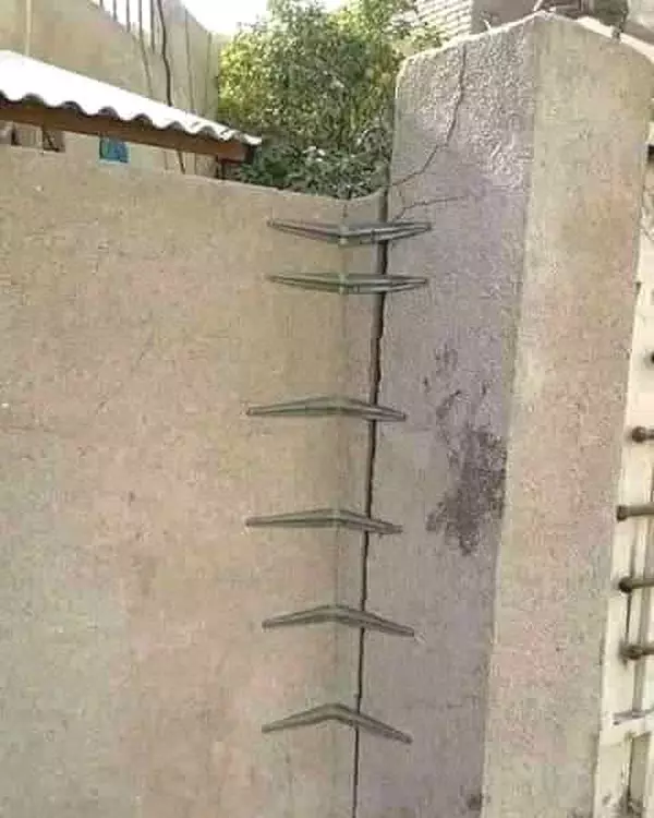 kerjaan kuli bangunan jadi nyeleneh banget © 2021 instagram.com