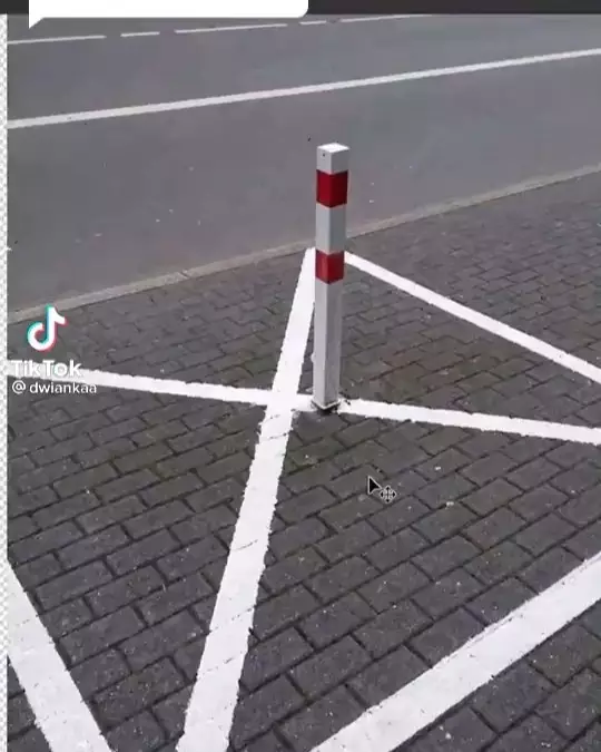 kerjaan kuli bangunan jadi nyeleneh banget © 2021 instagram.com