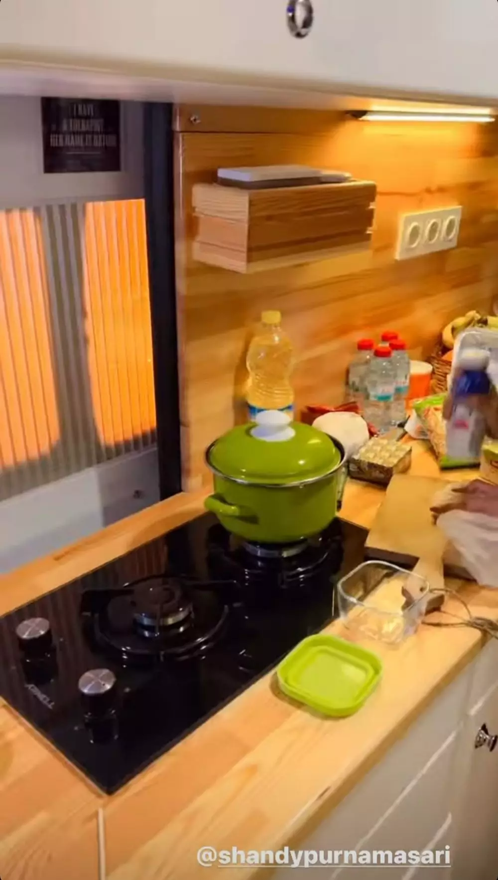 Campervan yang disewa Gilang Instagram