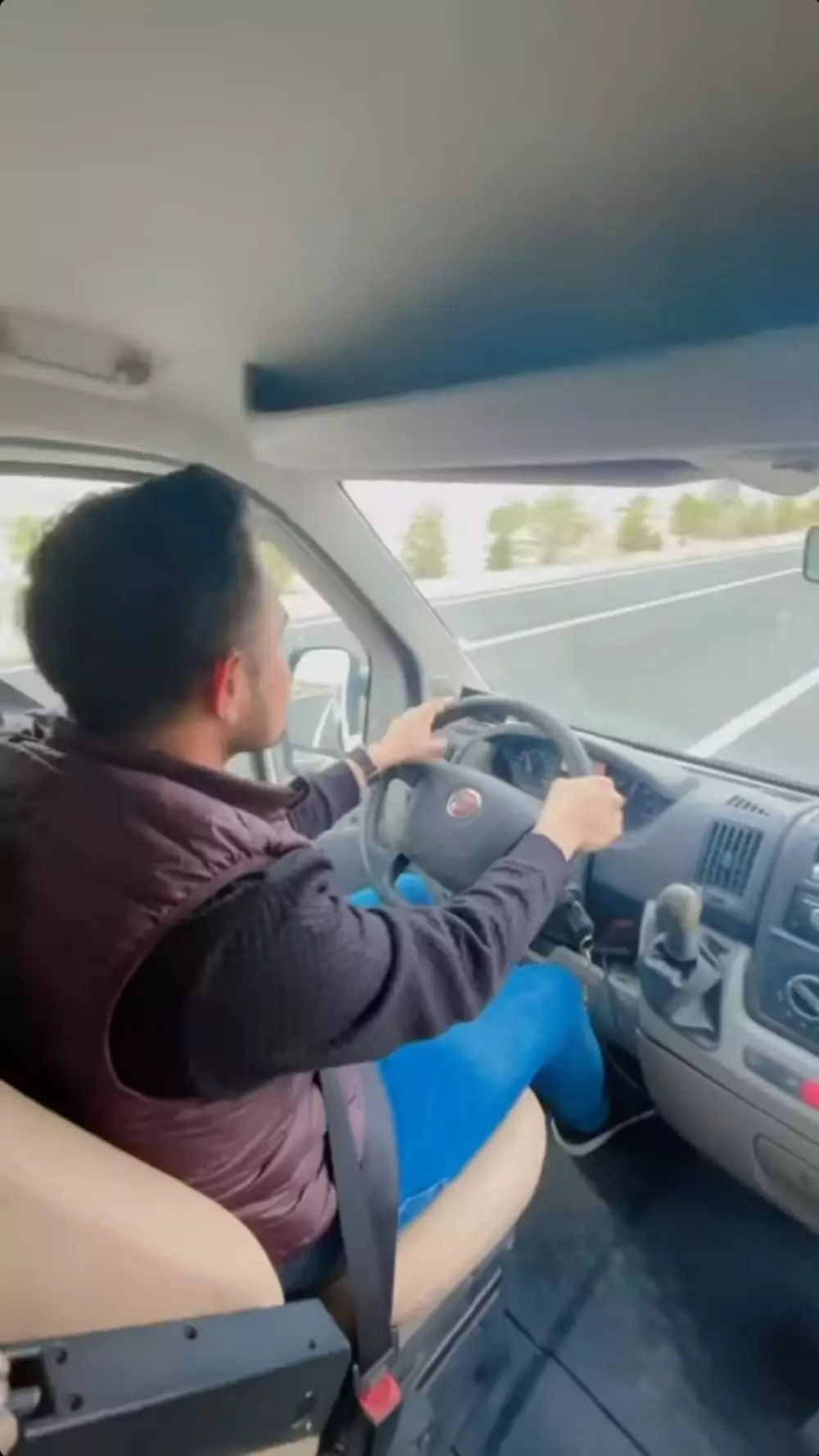 Campervan yang disewa Gilang Instagram