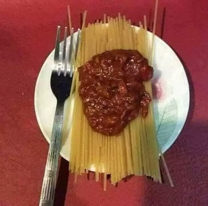 potret lucu orang yang penting makan © 2021 instagram.com