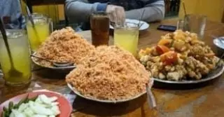 potret lucu orang yang penting makan © 2021 instagram.com