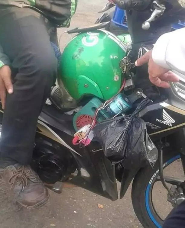bekal driver ojek online pas narik © 2021 instagram.com bekal driver ojek online pas narik © 2021 instagram.com