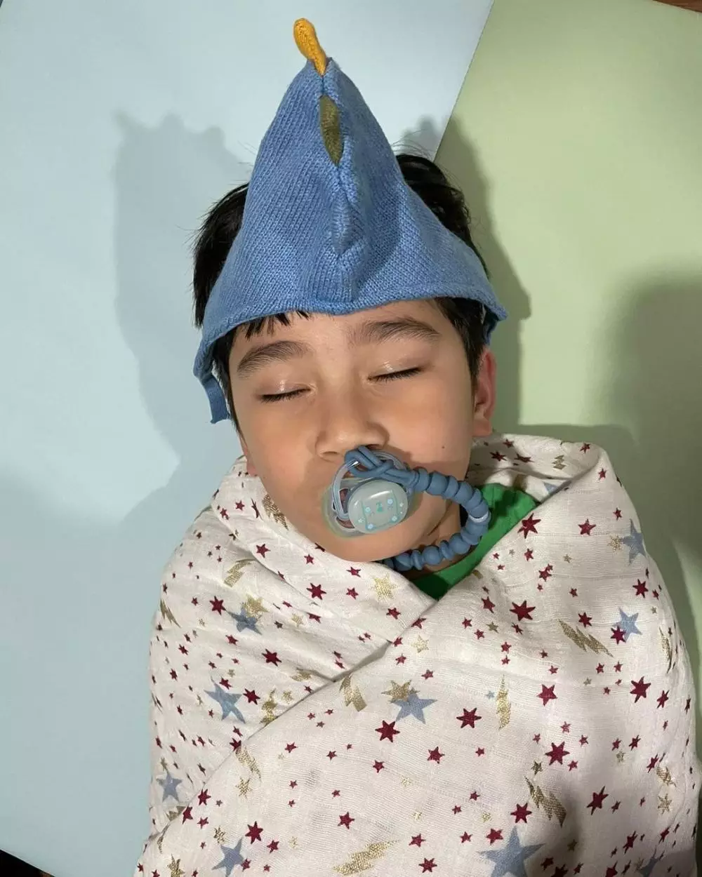 Momen Rafathar jadi kakak © 2021 brilio.net Momen Rafathar jadi kakak © 2021 brilio.net