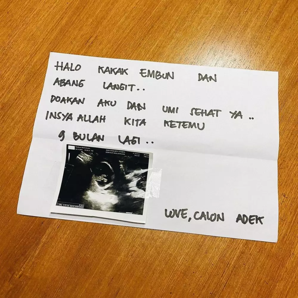 Omesh sambut anak ketiga © Instagram