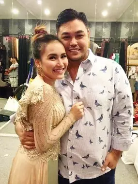 potret Ayu Ting Ting & Ivan Gunawan dari masa ke masa Berbagai sumber  potret Ayu Ting Ting & Ivan Gunawan dari masa ke masa Berbagai sumber