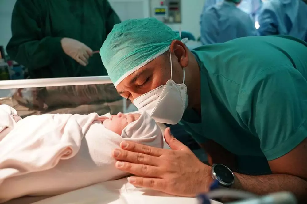 cerita kelahiran nola b3  © instagram