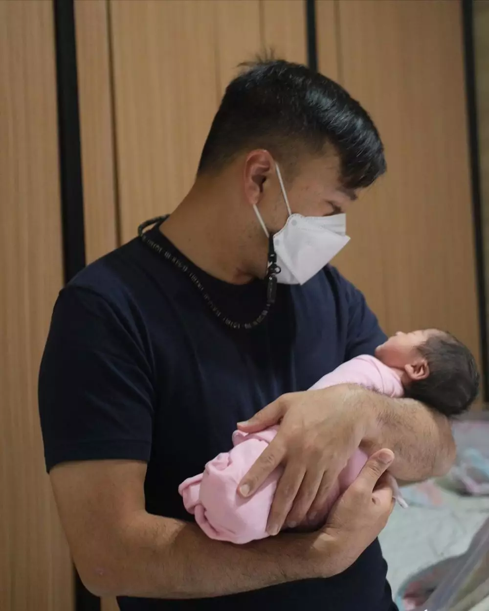 cerita kelahiran nola b3  © instagram