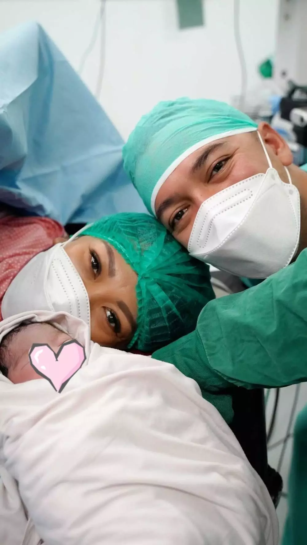 cerita kelahiran nola b3  © instagram