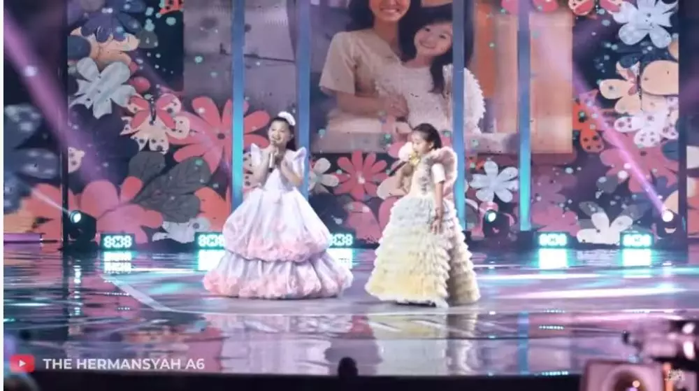 gaya thalia dan arsy duet bareng © berbagai sumber gaya thalia dan arsy duet bareng © berbagai sumber