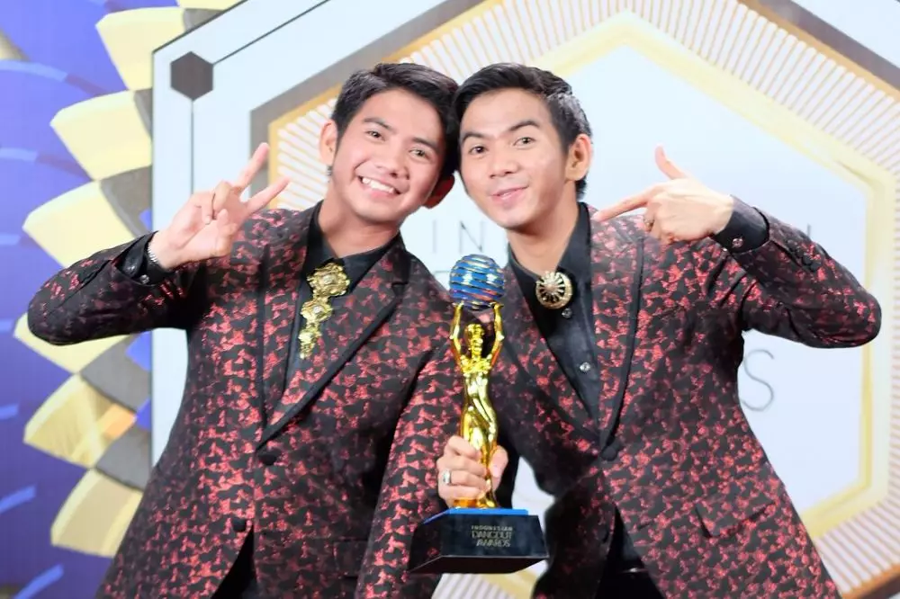 Penghargaan alumni D'Academy © Instagram