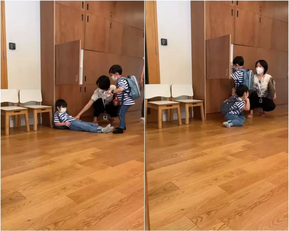 bantu lepas sepatu aksi anak sandra dewi banjir pujian © instagram