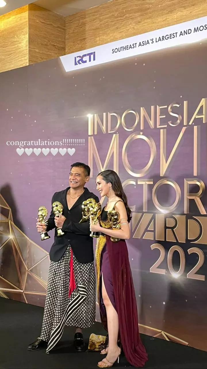 gaya beby tsabina di penghargaan ima awards © instagram