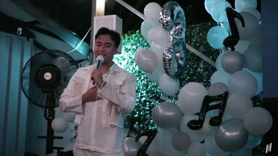 momen vidi aldiano melamar sheila dara © YouTube