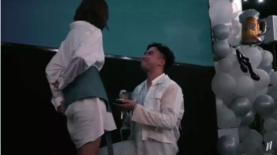 momen vidi aldiano melamar sheila dara © YouTube