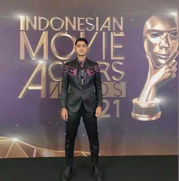 Penampilan Arya Saloka di IMA Awards 2021 © Instagram Penampilan Arya Saloka di IMA Awards 2021 © Instagram