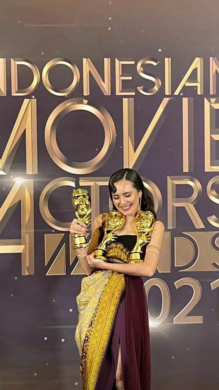 perjalanan karier Beby Tsabina Berbagai sumber 