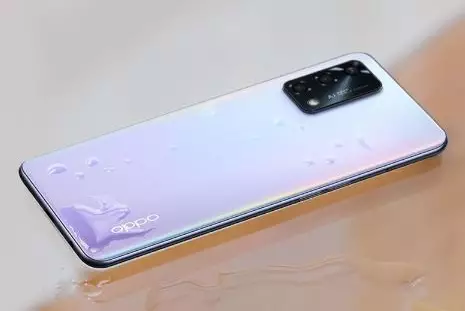 foto keren saat hujan © 2021 berbagai sumber