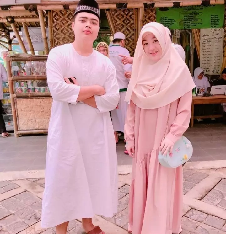 Momen kenangan Larissa Chou dan Ameer Azzikra Berbagai sumber  Momen kenangan Larissa Chou dan Ameer Azzikra Berbagai sumber