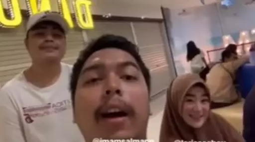 Momen kenangan Larissa Chou dan Ameer Azzikra Berbagai sumber  Momen kenangan Larissa Chou dan Ameer Azzikra Berbagai sumber