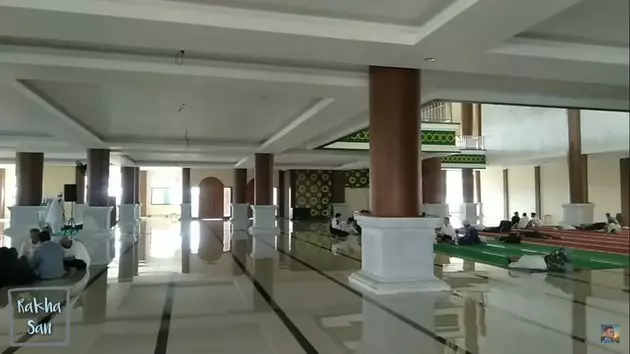 Potret pesantren Ameer dan Alvin © YouTube/Rakha San