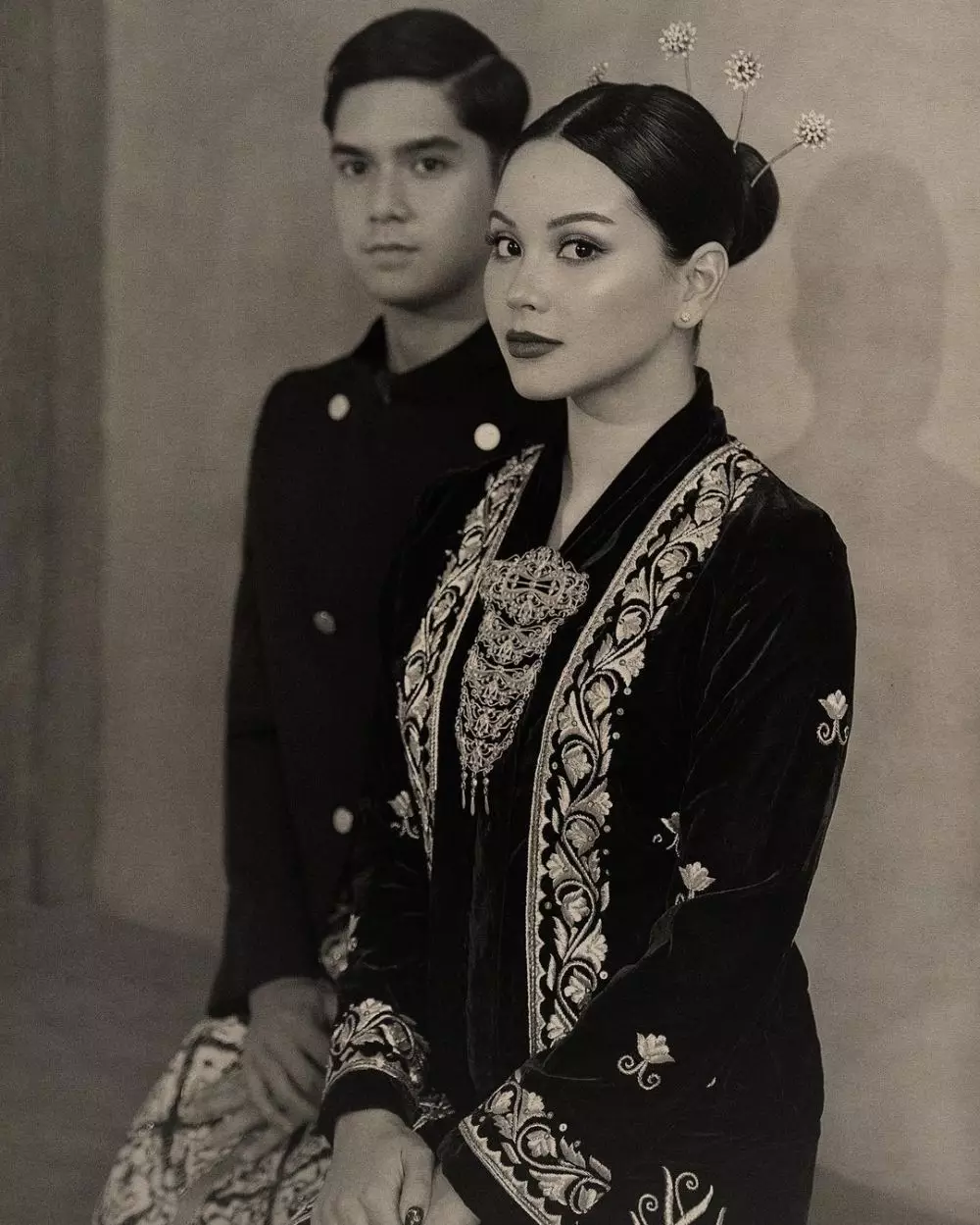 Al Ghazali dan Alyssa Daguise adat Jawa © 2021 brilio.net Instagram