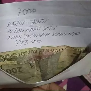 penampakan isi bungkusan malah ngagetin © 2021 instagram.com