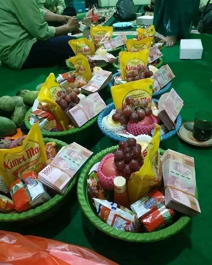 penampakan isi bungkusan malah ngagetin © 2021 instagram.com