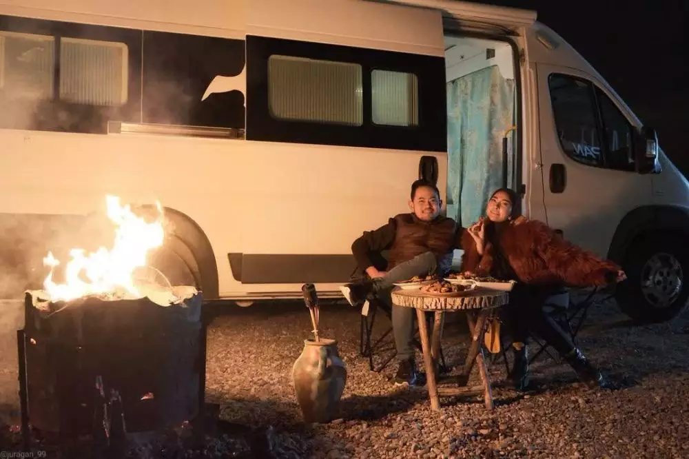 Seleb liburan pakai campervan Instagram Seleb liburan pakai campervan Instagram