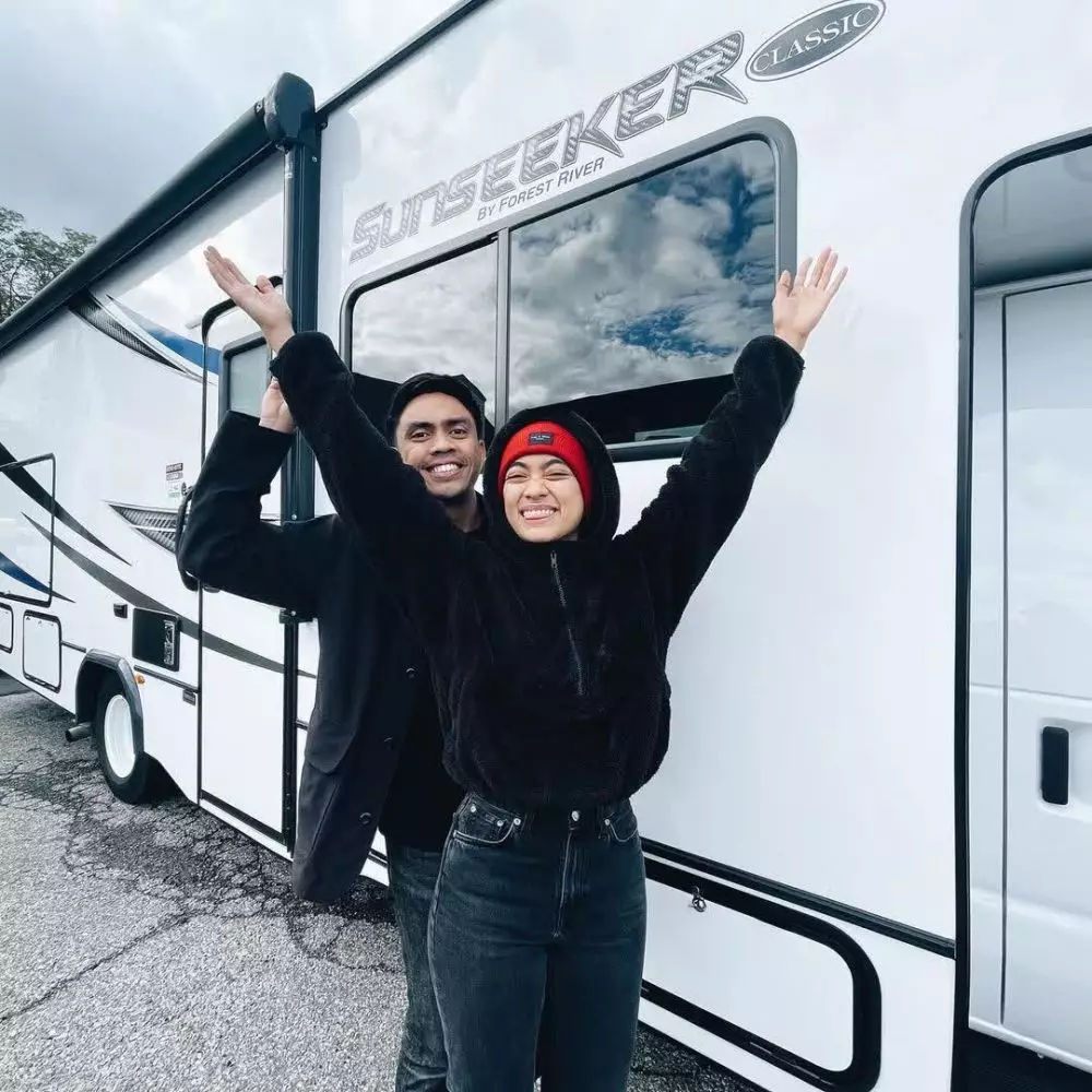 Seleb liburan pakai campervan Instagram Seleb liburan pakai campervan Instagram