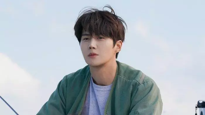 Menang di Asian Artist Awards, Kim Seon-ho putuskan tak hadir Instagram/@seonho__kim