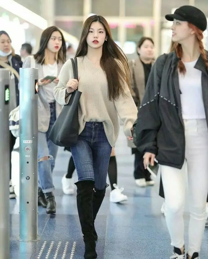 Gaya airport fashion idol K-Pop Berbagai sumber  Gaya airport fashion idol K-Pop Berbagai sumber