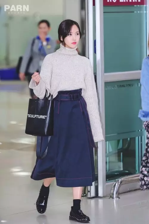 Gaya airport fashion idol K-Pop Berbagai sumber  Gaya airport fashion idol K-Pop Berbagai sumber