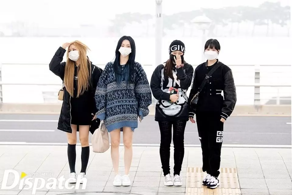Gaya airport fashion idol K-Pop Berbagai sumber  Gaya airport fashion idol K-Pop Berbagai sumber