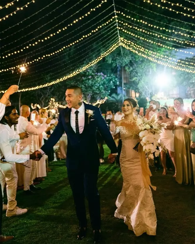 Momen resepsi Miller Khan dan Farina © Instagram