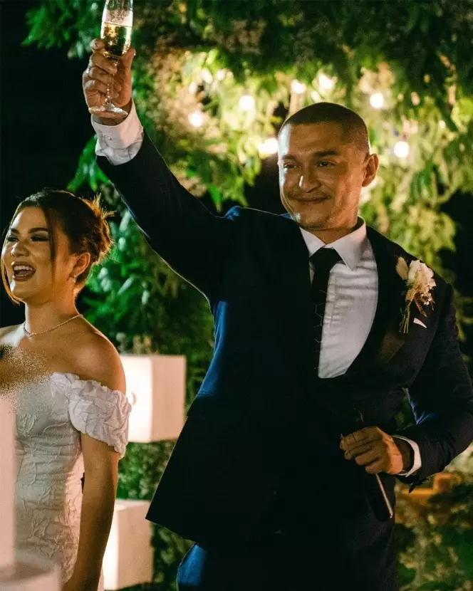 Momen resepsi Miller Khan dan Farina © Instagram