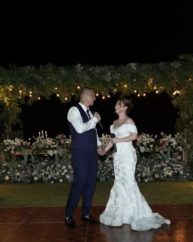 Momen resepsi Miller Khan dan Farina © Instagram