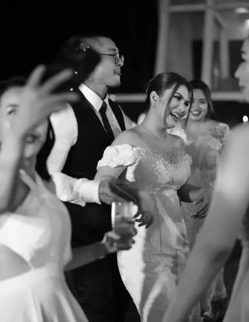 Momen resepsi Miller Khan dan Farina © Instagram