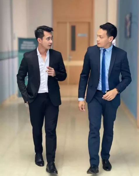 Eza Gionino dan Ben Joshua di luar syuting © Instagram Eza Gionino dan Ben Joshua di luar syuting © Instagram