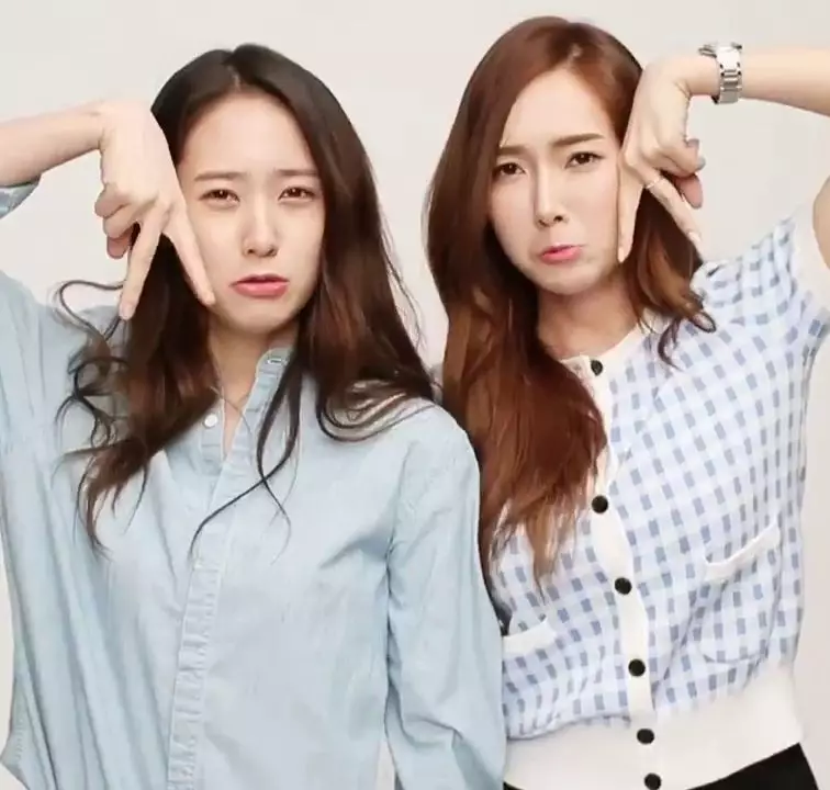 pasang seleb korea ini ternyata kakak adik Berbagai sumber 