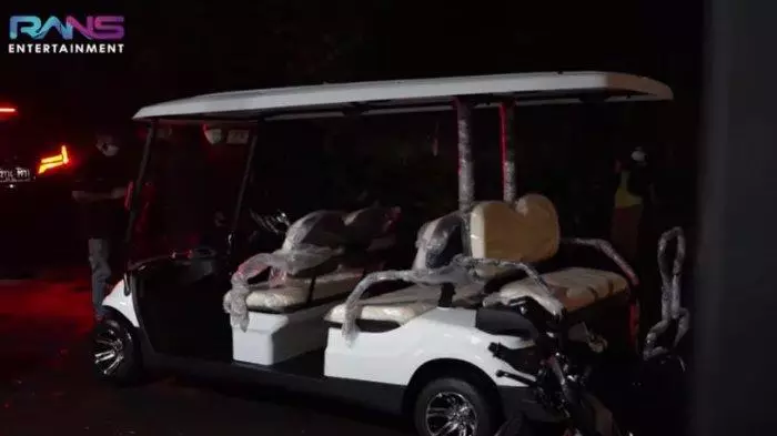 Seleb terima kado mobil mewah dari sahabatnya Berbagai sumber 