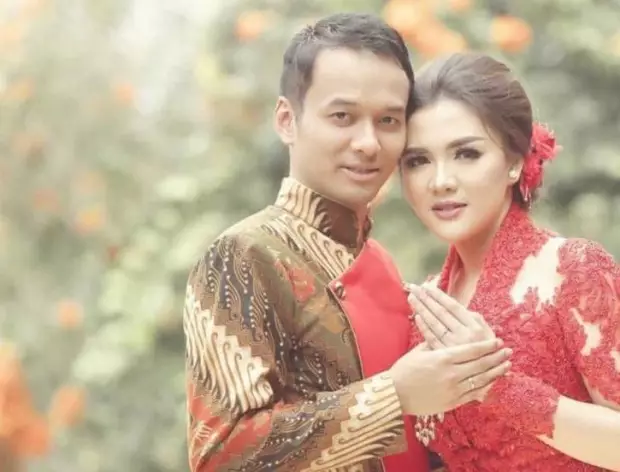 Seleb dilamar kekasih saat ulang tahun © Instagram