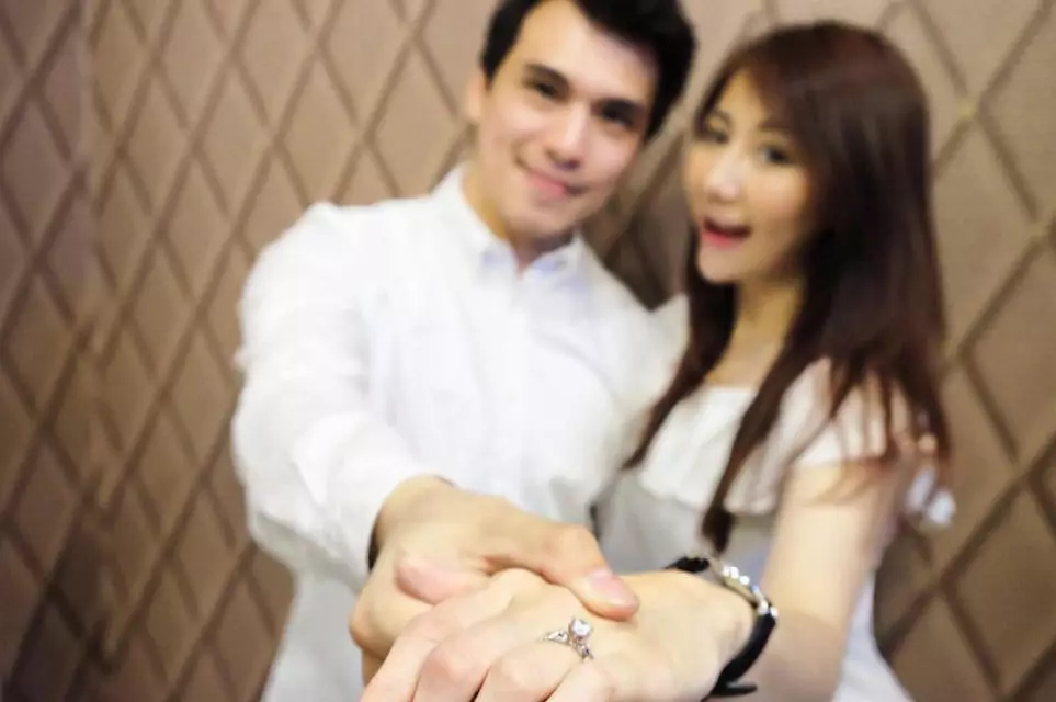 Seleb dilamar kekasih saat ulang tahun © Instagram