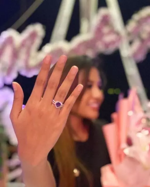 Seleb dilamar kekasih saat ulang tahun © Instagram