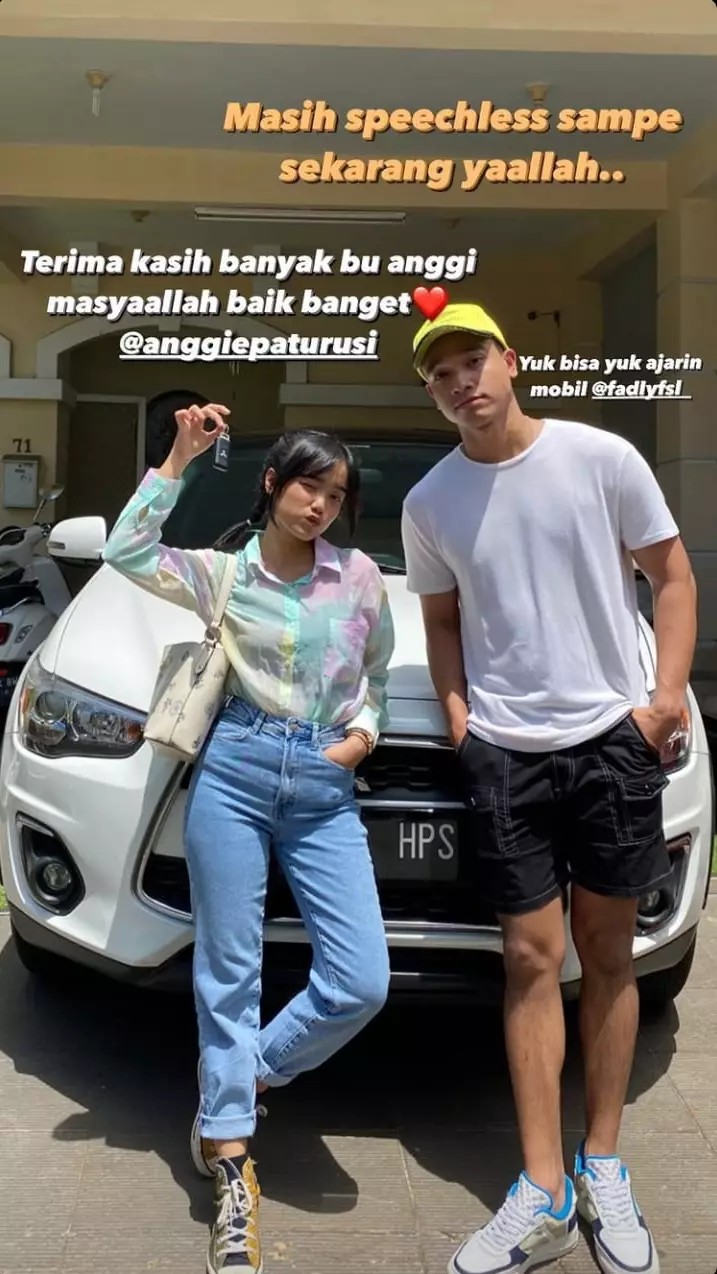 Fuji dapat hadiah mobil © 2021 brilio.net